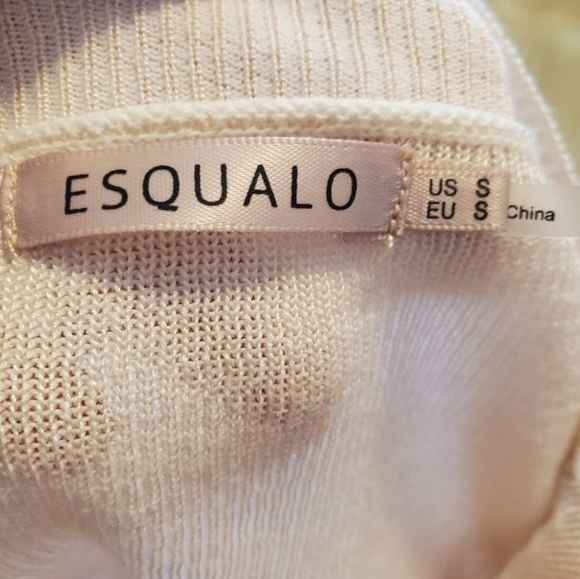 ❤️SOLD❤️ Esqualo Open Shoulder Ruffle Sleeves Light Knit Sweater - Picture 8 of 10